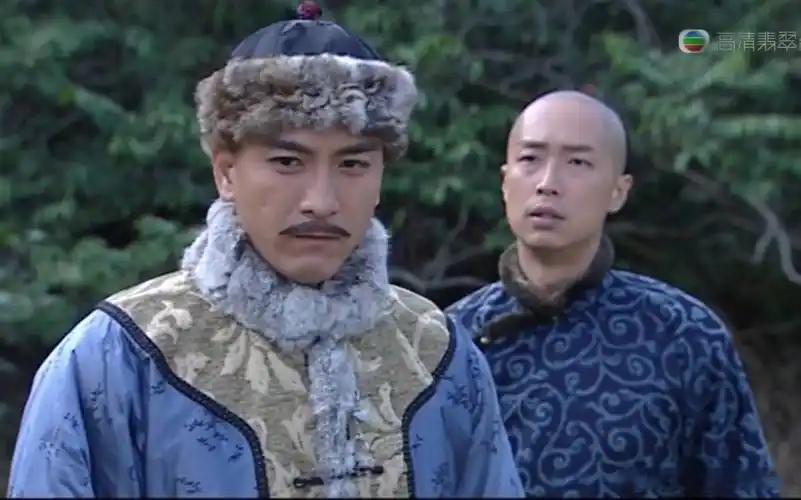 历史 顺治十年，紫禁城的宫殿中，两个小孩站在顺治帝面前。顺治随口问道：“你们长大