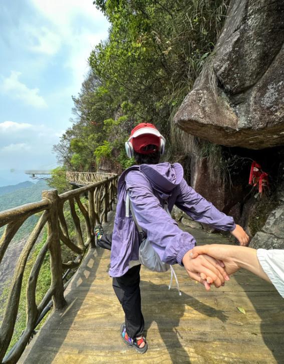 邮轮带毒靠港？世卫总干事亲赴现场，真相是……
亲爱的朋友们大家好，我是海林小百科