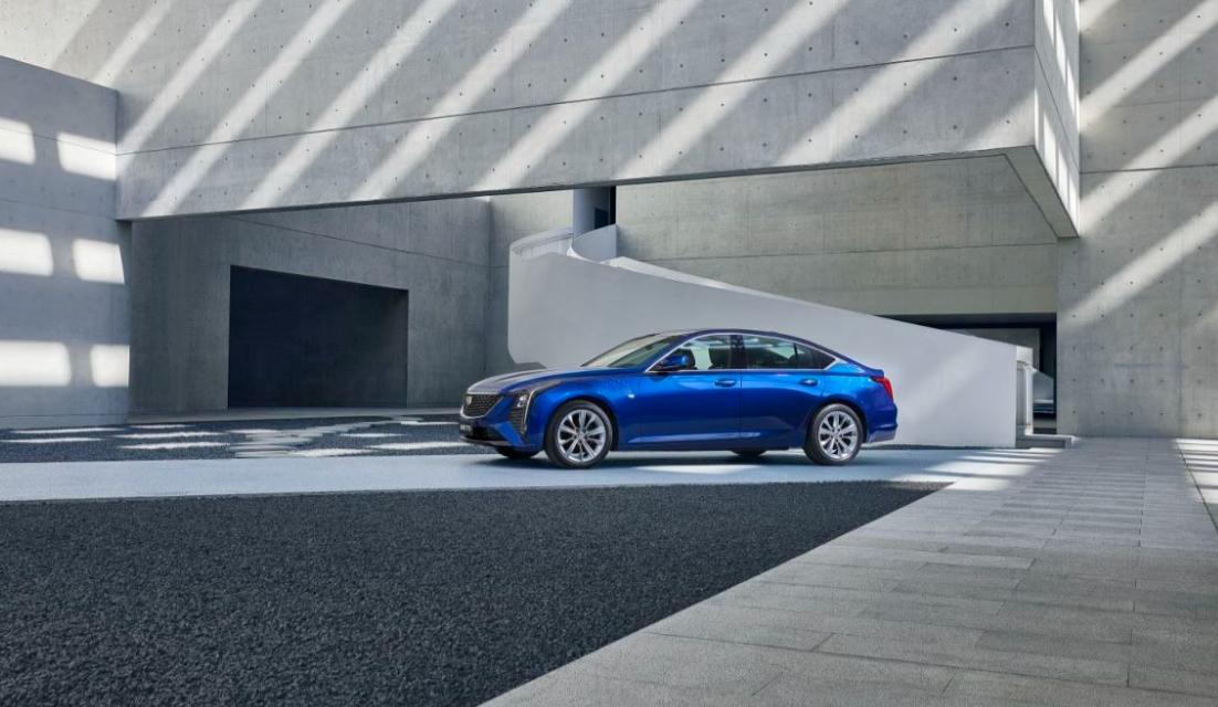 引擎轰鸣，奔赴山海

汽车，是移动的生活空间，也是逐梦的移动载体。当引擎低沉轰鸣