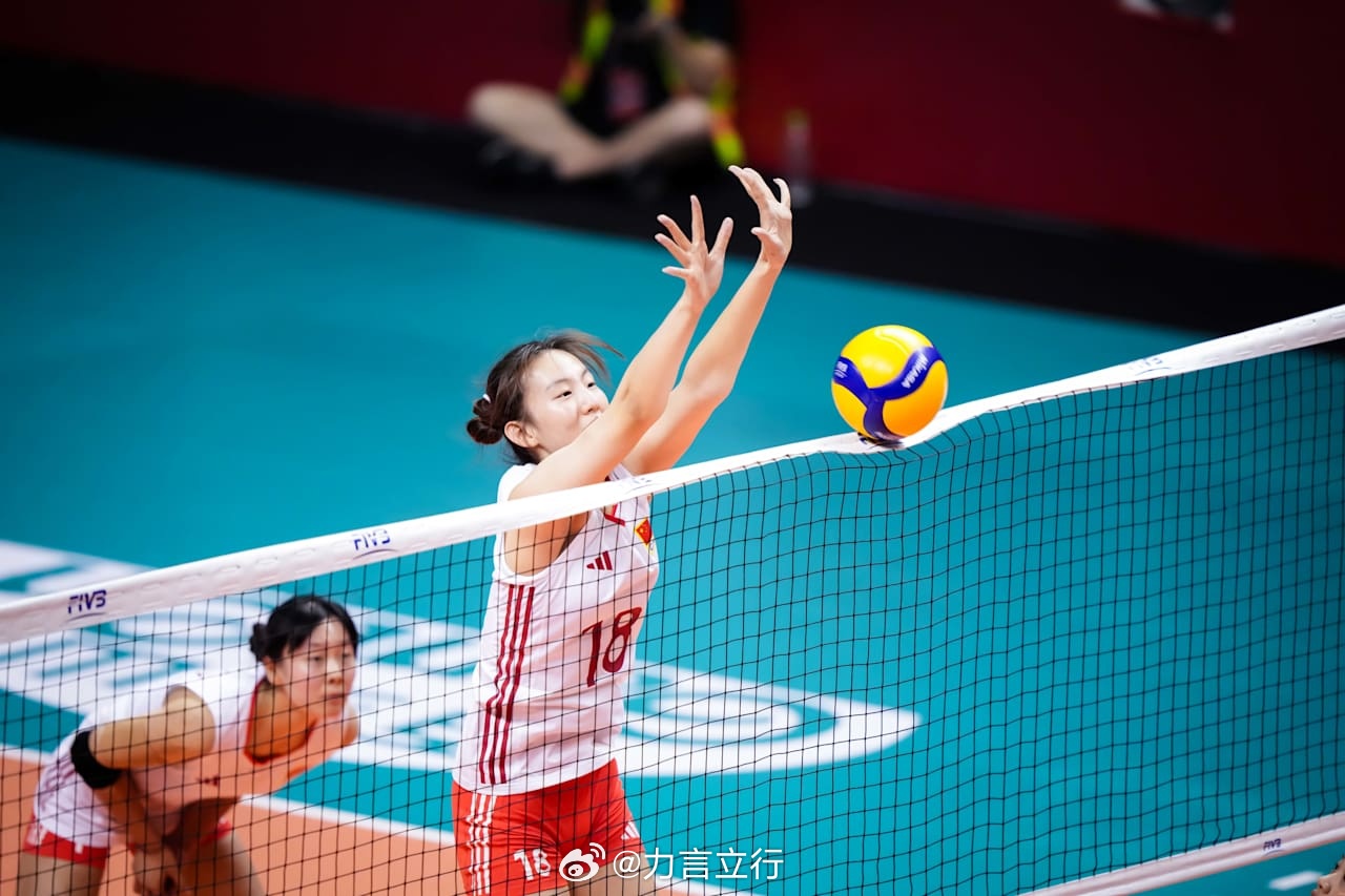 中国U21女排VS泰国队，25比19再拿下第三局，3比0取胜晋级8强！这一句从5