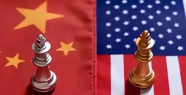 现在中国和美国是战略相持阶段，谁也不服谁，但谁也不敢真动手，中国发展得越来越快，