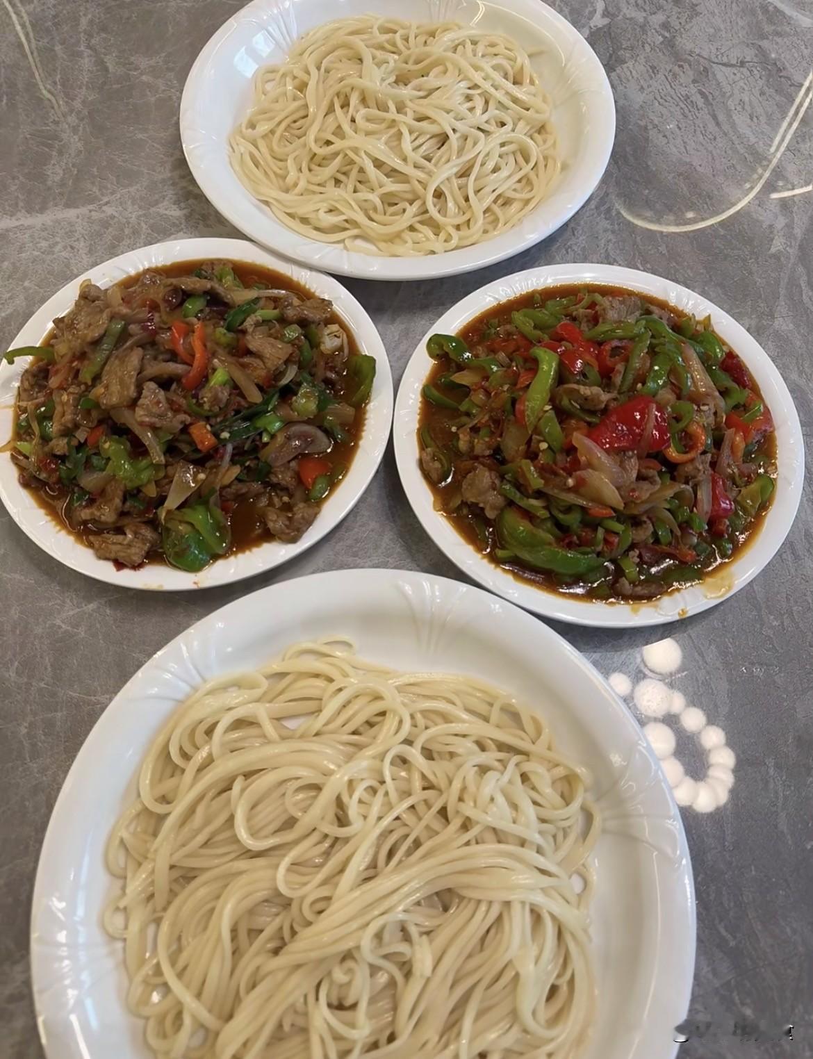 太现实！新疆餐饮老板不愿说的潜规则：熟人，才是最大坑！

在乌鲁木齐做餐饮，我听