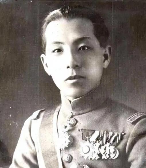 张学良评长征，一语石破天惊：长征换谁领导，顶多走1000里就得垮。1935年11