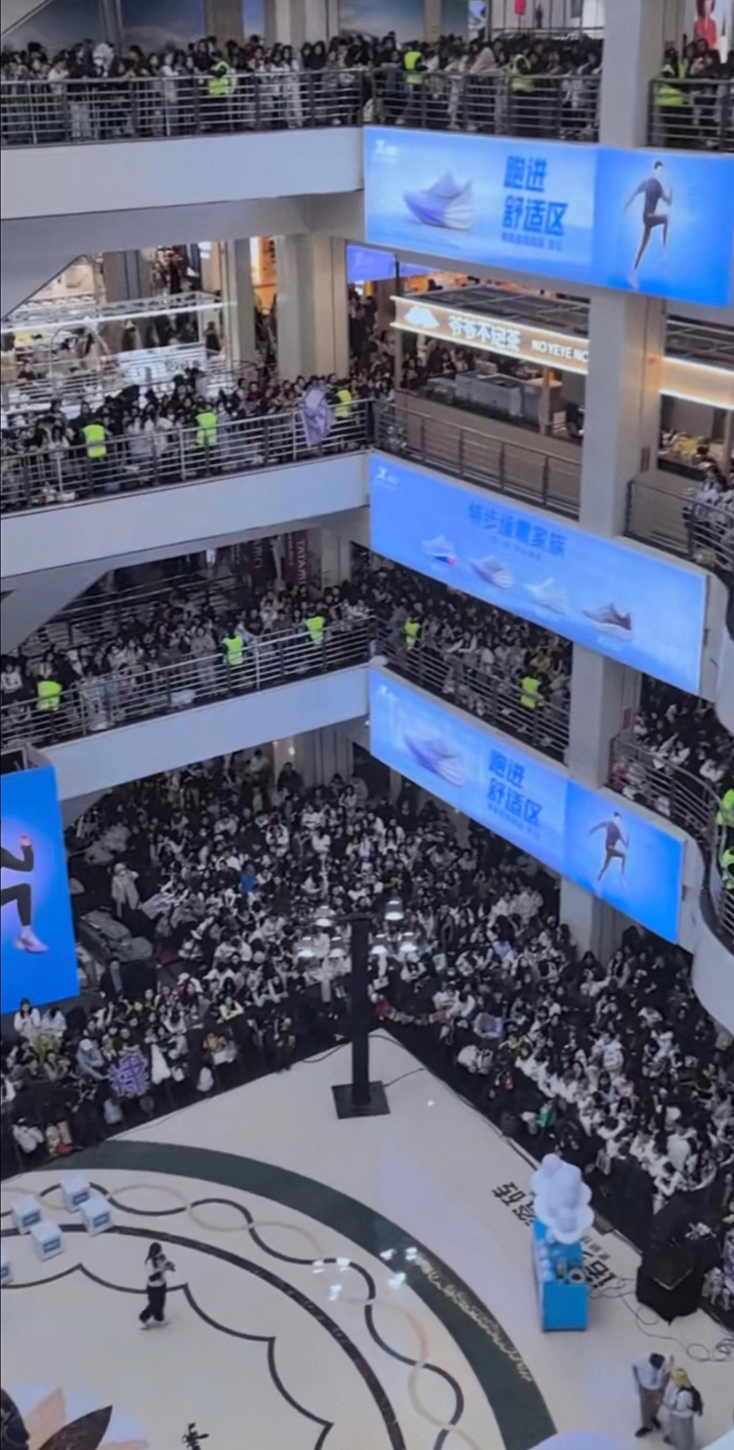 好多人啊！！实至名归的王满楼