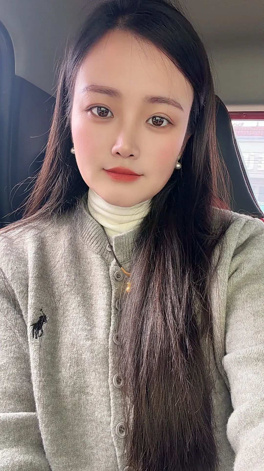 婚姻的真谛或许就是这样：不是攀附富贵，而是找到那个能给你尊重、偏爱和归...