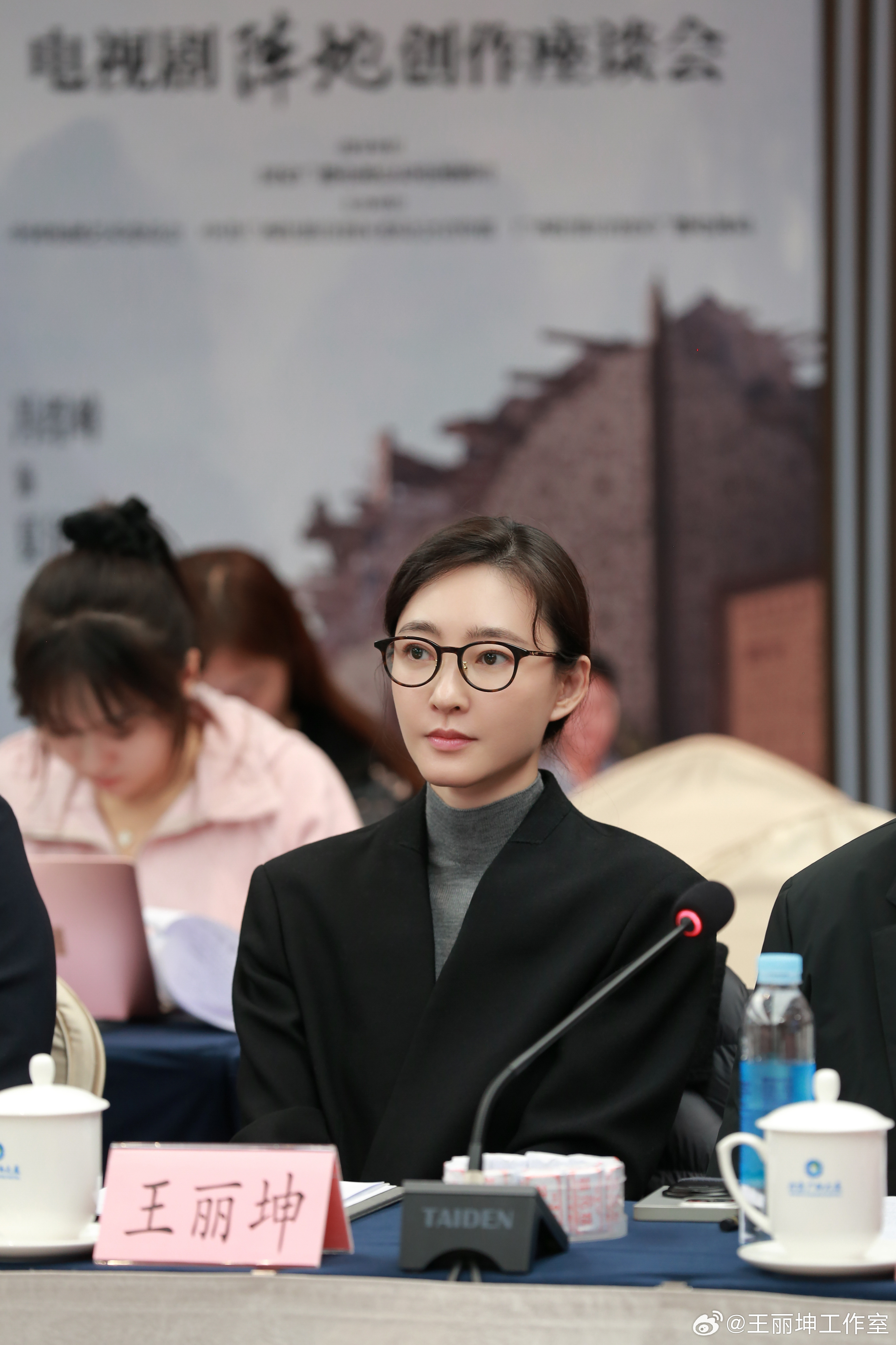 王丽坤[超话] 荧幕前的热血，叩击心灵，文化抗战的星火，依然闪烁。电视剧阵地 收