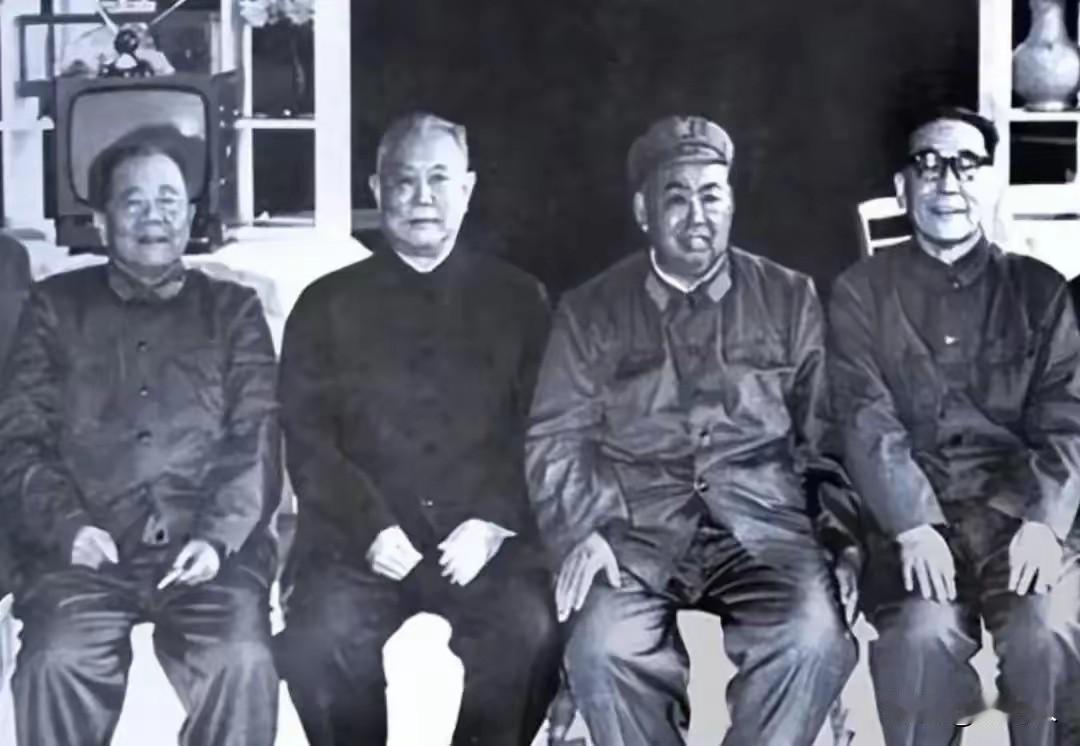 1975年，南京军区副司令聂凤智中将赋闲在家，突然接到叶帅的电话。接起电话，叶帅