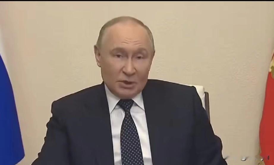 普京：希望俄罗斯崩溃的人不可能成功。俄媒报道，近日，俄罗斯总统普京表示，希望俄罗