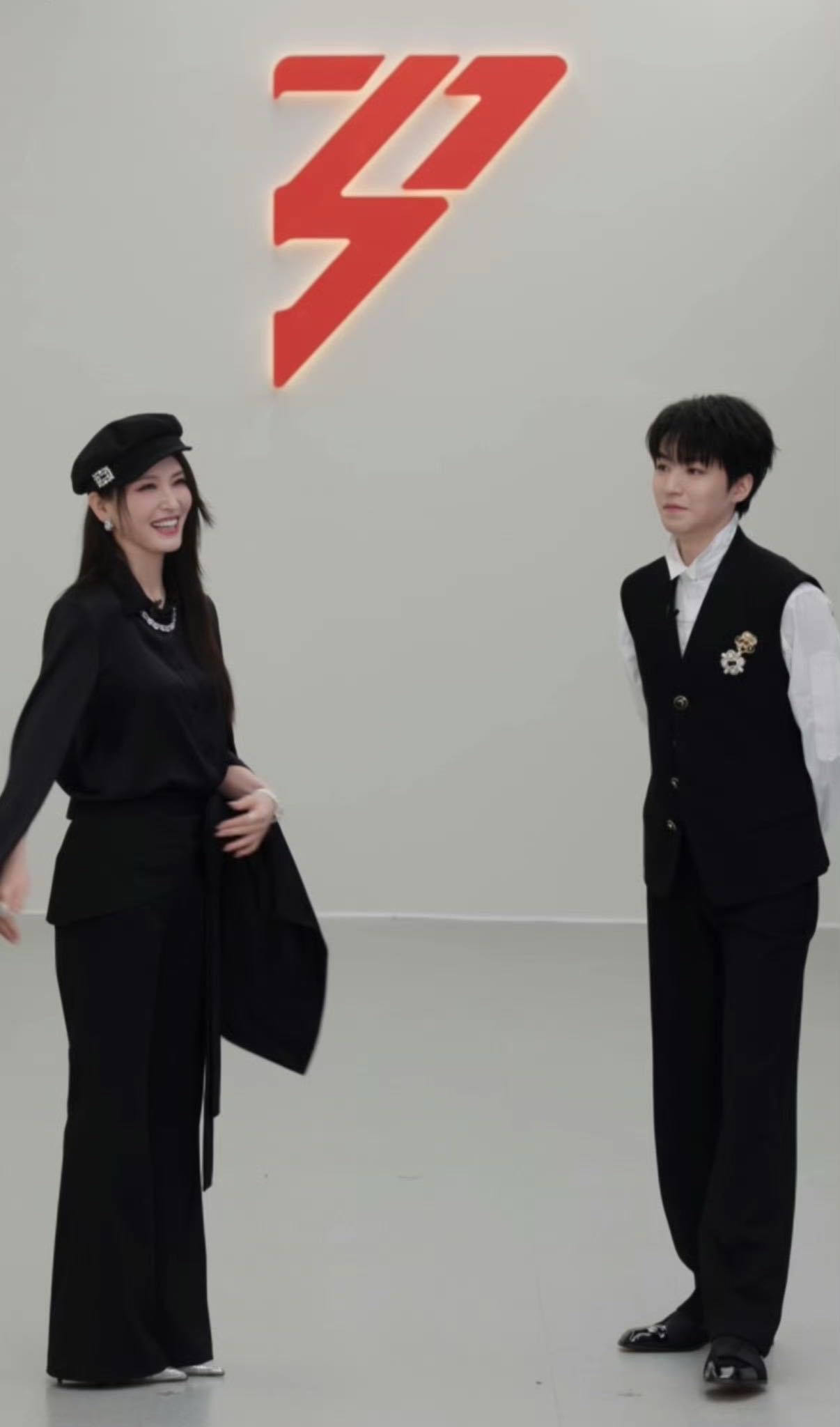 看完真的忍不住夸一夸徐洁儿，唱歌太好听了，声音清亮又温柔，听着特别治愈。没想到《