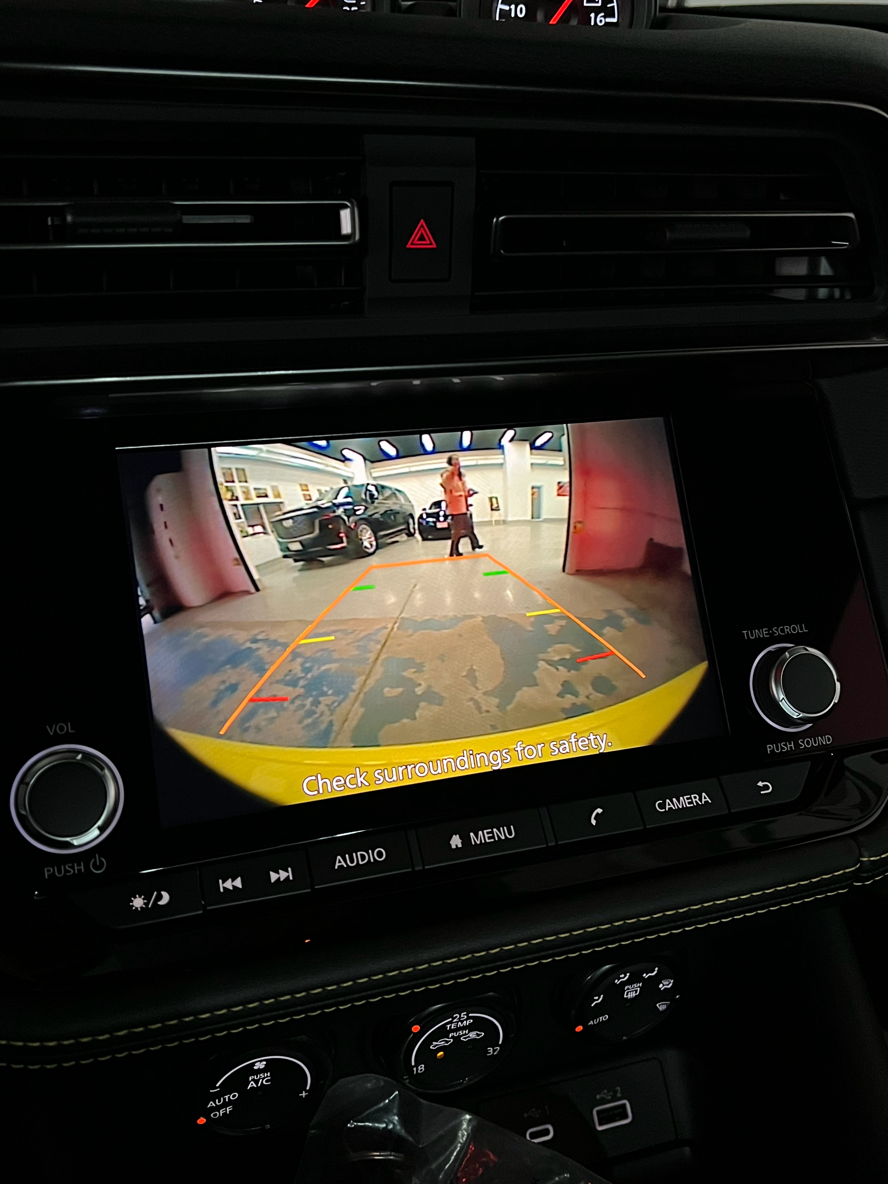 这倒车影像清晰度真的都懒得吐槽了 天津·中国天津自由贸易试验区