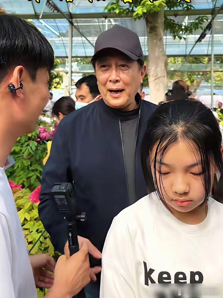 73岁唐国强，脸上爬满老人斑，竟然一头扎进竖屏短剧，12天拍完一部戏！ 你别以为