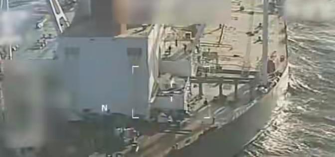 美军封锁下，一艘美国公司油轮装载原油驶离委内瑞拉前往美国