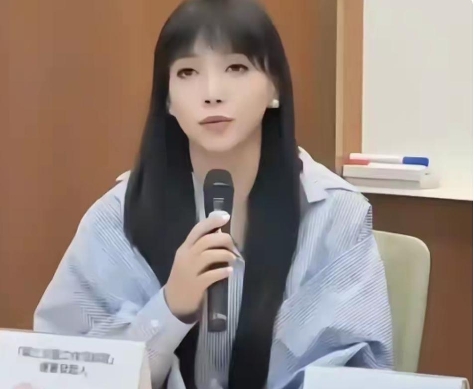 王力宏也没想到，当初为离婚对簿公堂的李靓蕾，如今活得这般憔悴
娱乐
