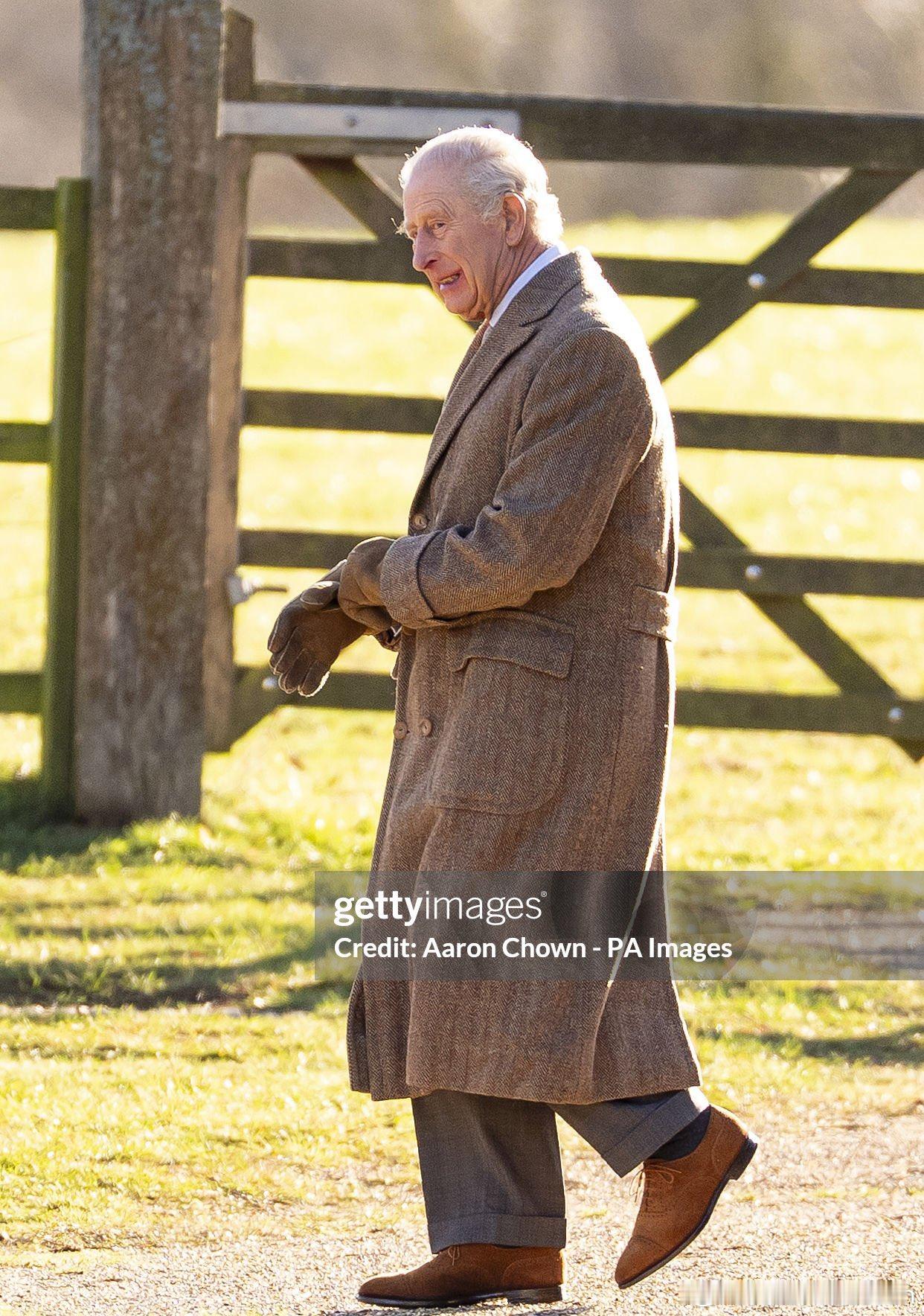 查尔斯三世国王 【news】陛下们上周日在诺福克郡桑德灵厄姆的圣玛丽抹大拉教堂参