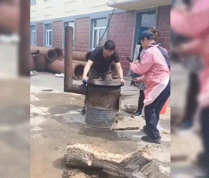 网友:白瞎了这一锅好肉了！