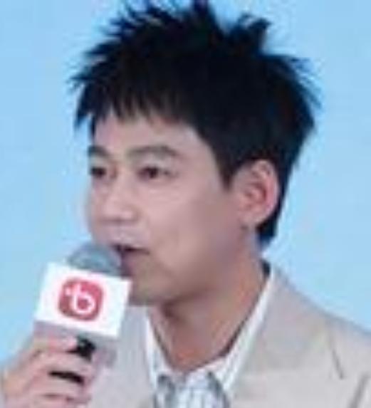 2026年1月31日，微博粉丝超1300万的知名大V“留几手”发布微博称，深圳蜂