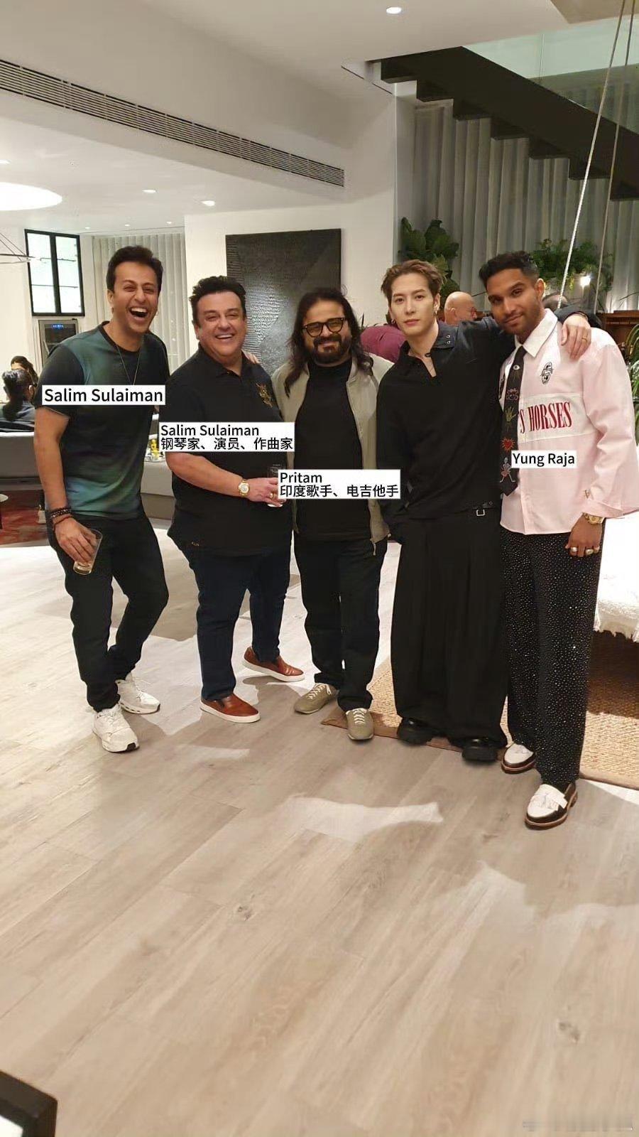 王嘉尔朋友圈的风吹到了宝莱坞王嘉尔的朋友也太多了，完全震惊了我， 他的人脉圈好强
