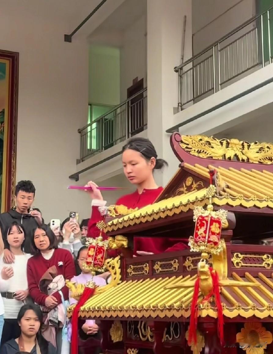 妈祖回来了，新换的也让背下来了，孩子没有错，我觉得换可以首先起码得商量一下，没想