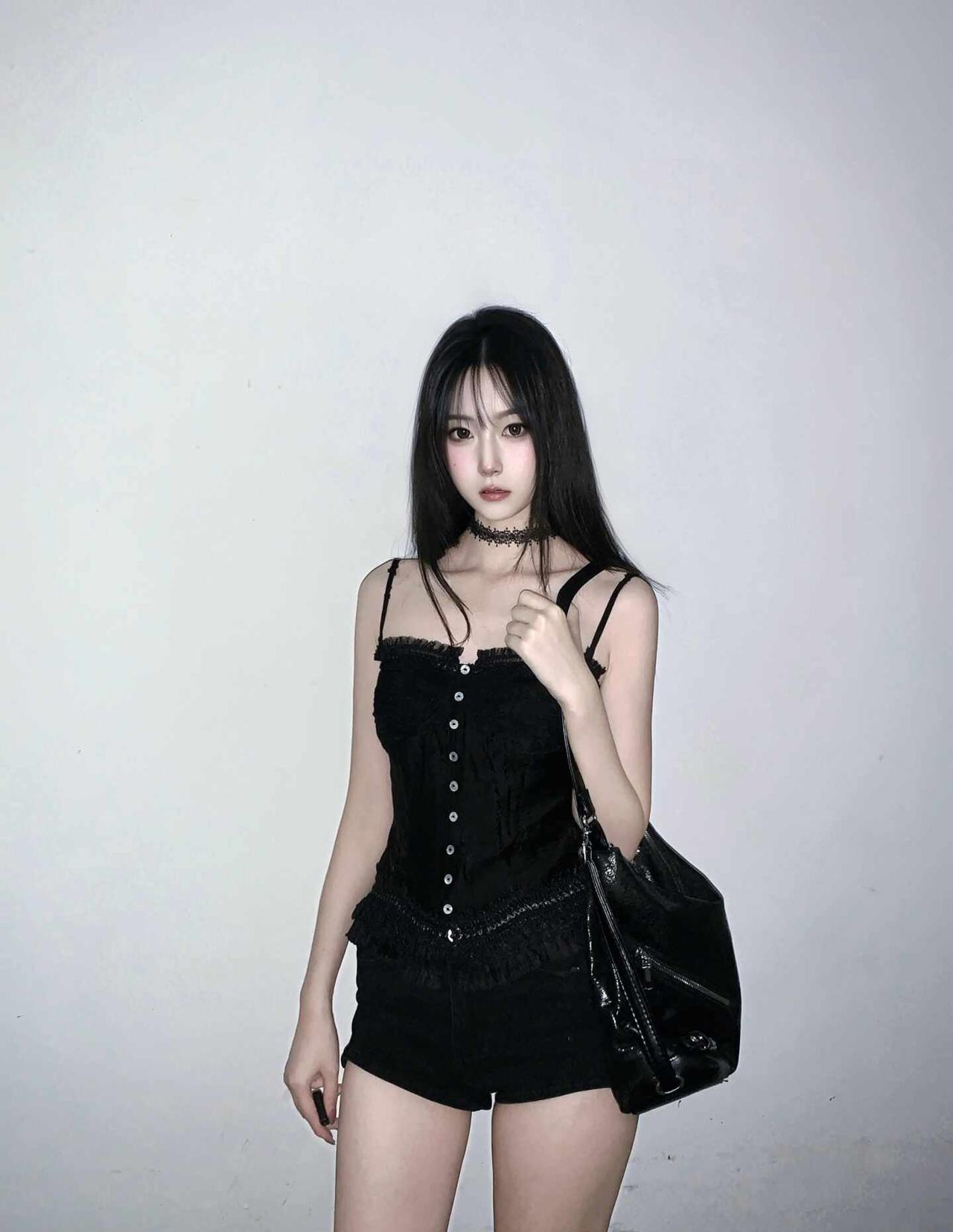 xr后置原来这么高清的吗
分享图片 ootd