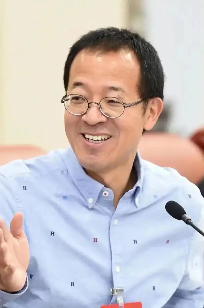 俞敏洪选定孙进为东方甄选接班人，19年老将接棒开启新篇章

12月24日，东方甄