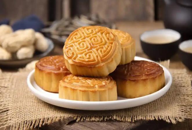 节后未售罄、过期月饼并非全部销毁，多数合规流入饲料加工领域，且不同馅料月饼回收价