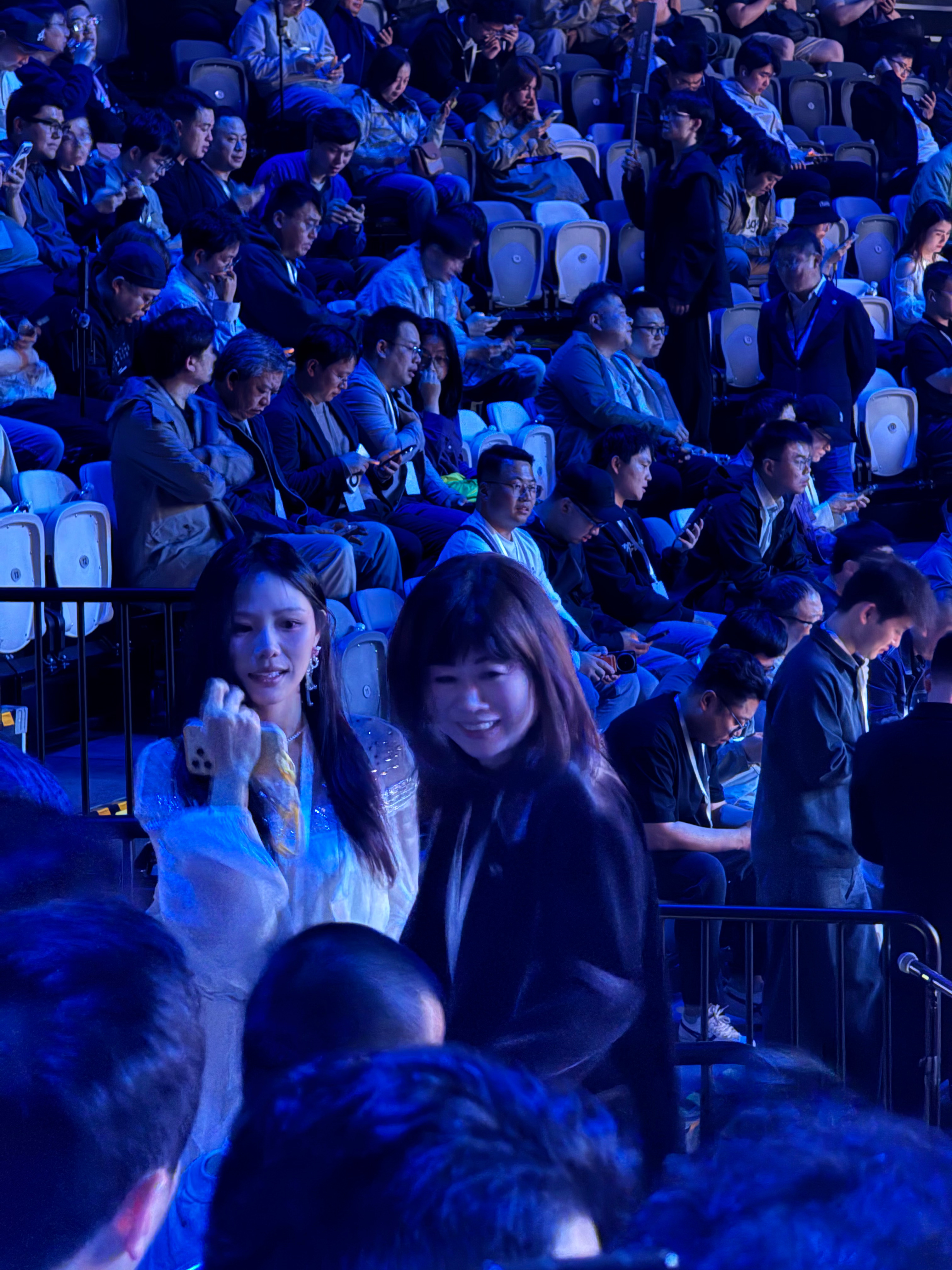 看我拍到谁了！！！