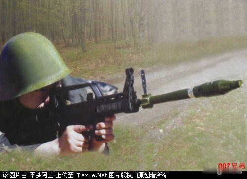 90式40mm枪榴弹是我国第二代单兵枪榴弹，也是我军首款采用俘弹器核心设计的枪榴