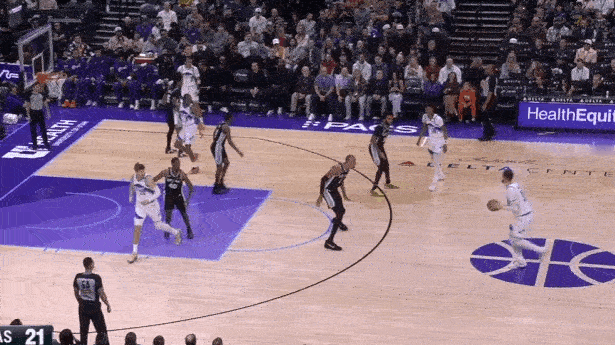 逐帧拆解：单场14助（仅1失误）创生涯新高，解析弩机策应表现图1弩机弧顶拿球和乔