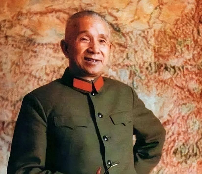 1976年毛主席临终前，叶剑英为何悄然交代粟裕不可泄露秘密？背后原因令人深思
1