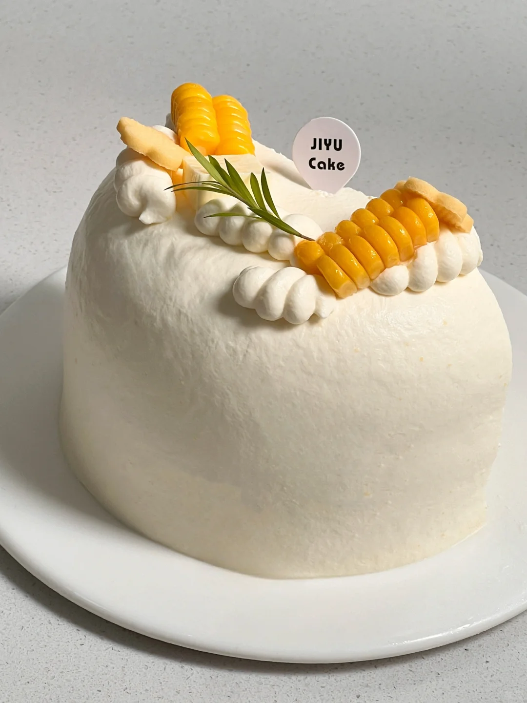 几鱼蛋糕｜玉米乳酪流心口味蛋糕 四季经典⑶ 这款蛋糕的胚体是经典松软的...