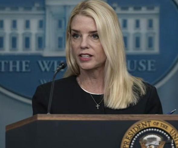 【美国司法部长宣布起诉马杜罗】
美国司法部长帕姆·邦迪发帖宣布，美国联邦法院已起