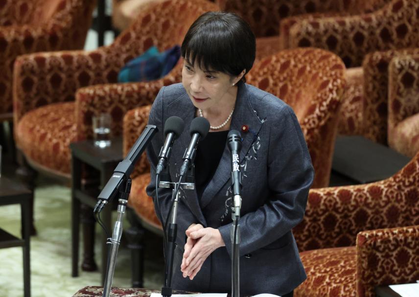高市早苗内阁不支持率反超支持率？2026年7月，《每日新闻》发布的最新民调如同一