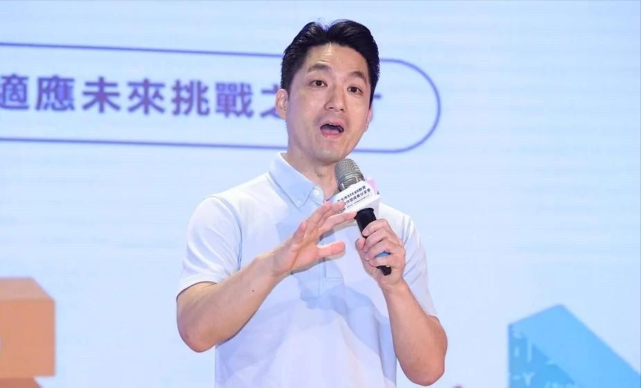 蒋万安说，我和韩国瑜被黑最惨。
台北市长蒋万安9月30日公开呼应韩国瑜此前“全台