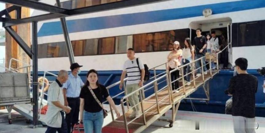 63：27！
台湾省民意调查出炉，解放军舰机进台海，洪秀柱在等统一

63比27