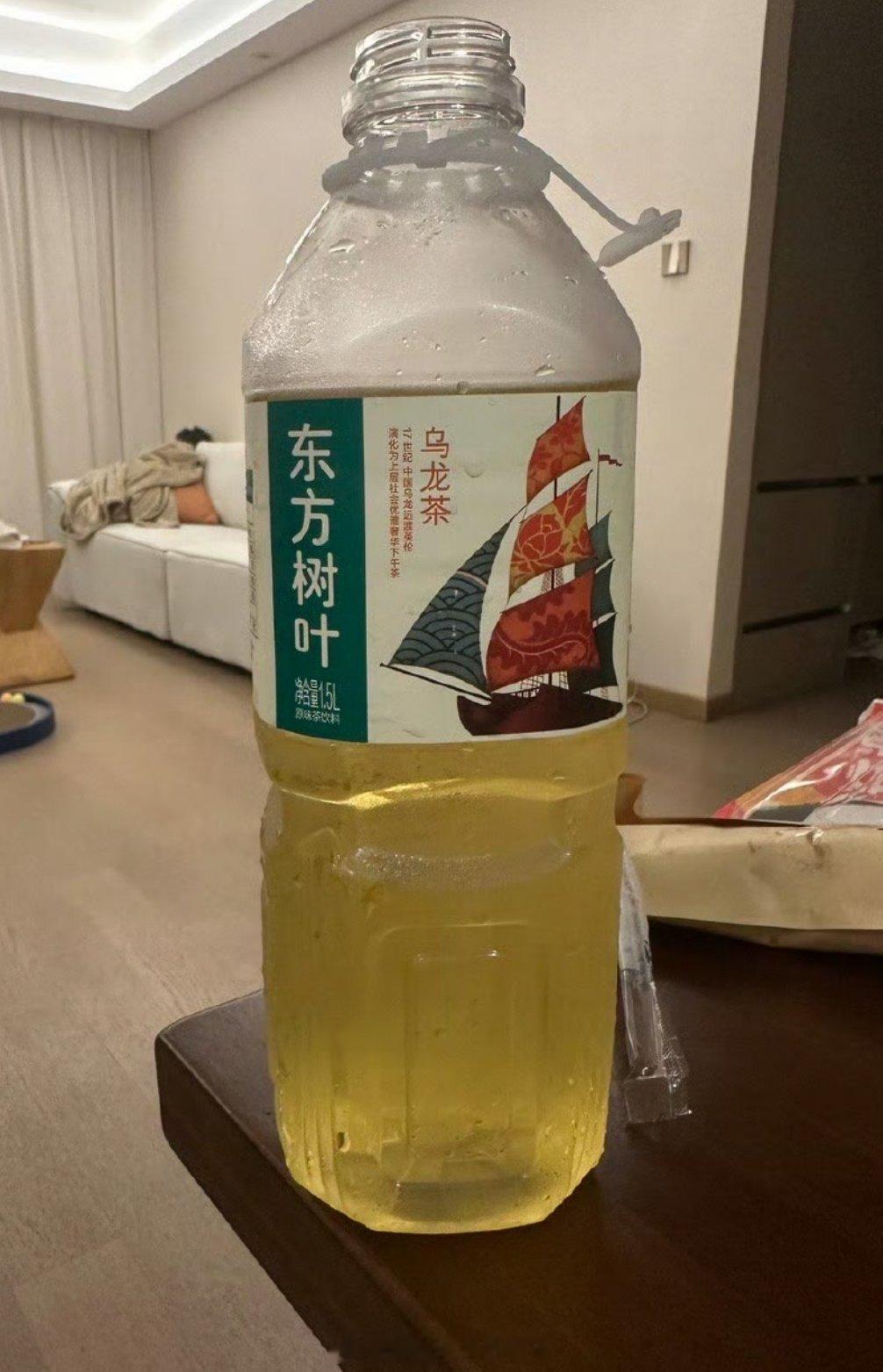 1.5L装的东方树叶1.5L有点多1L刚好合适我平时都喜欢买1L装的饮料1L性价