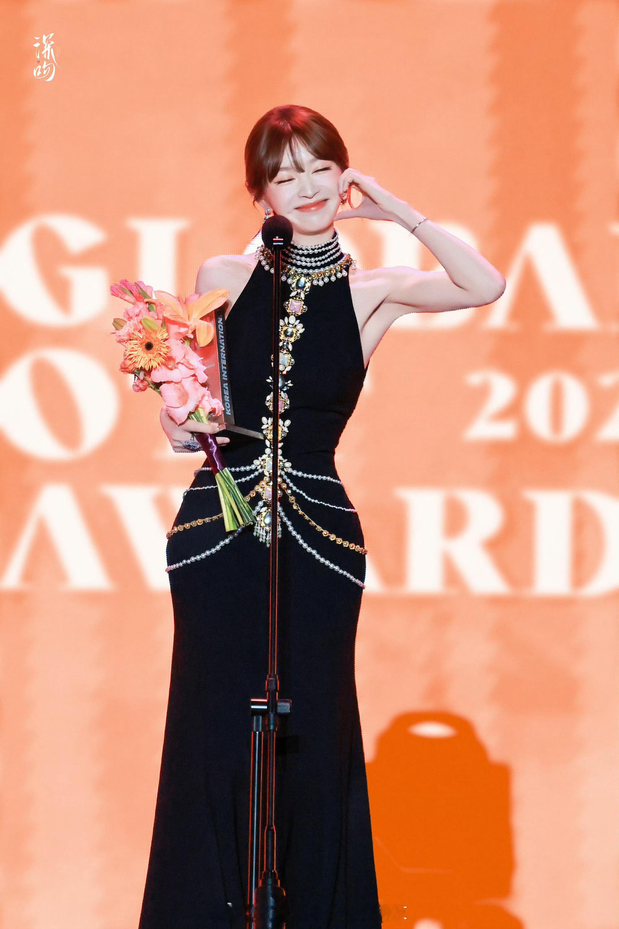 田曦薇釜山国际电影节亚洲内容大赏第三套造型，身穿Zuhair Murad 202