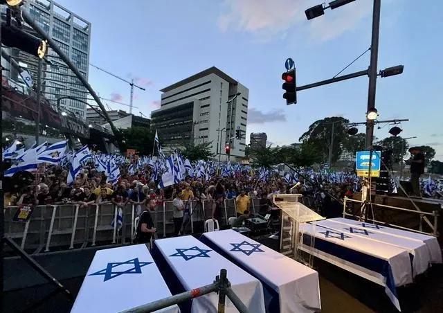 以色列内政部宣布，将把对加沙地带的封锁措施扩大到该国北部地区。
根据这项新的命令