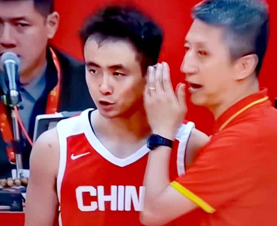 男篮好像“煮了一锅夹生饭”？

中国男篮在与乌拉圭的两场对决中暴露出了一些问题，