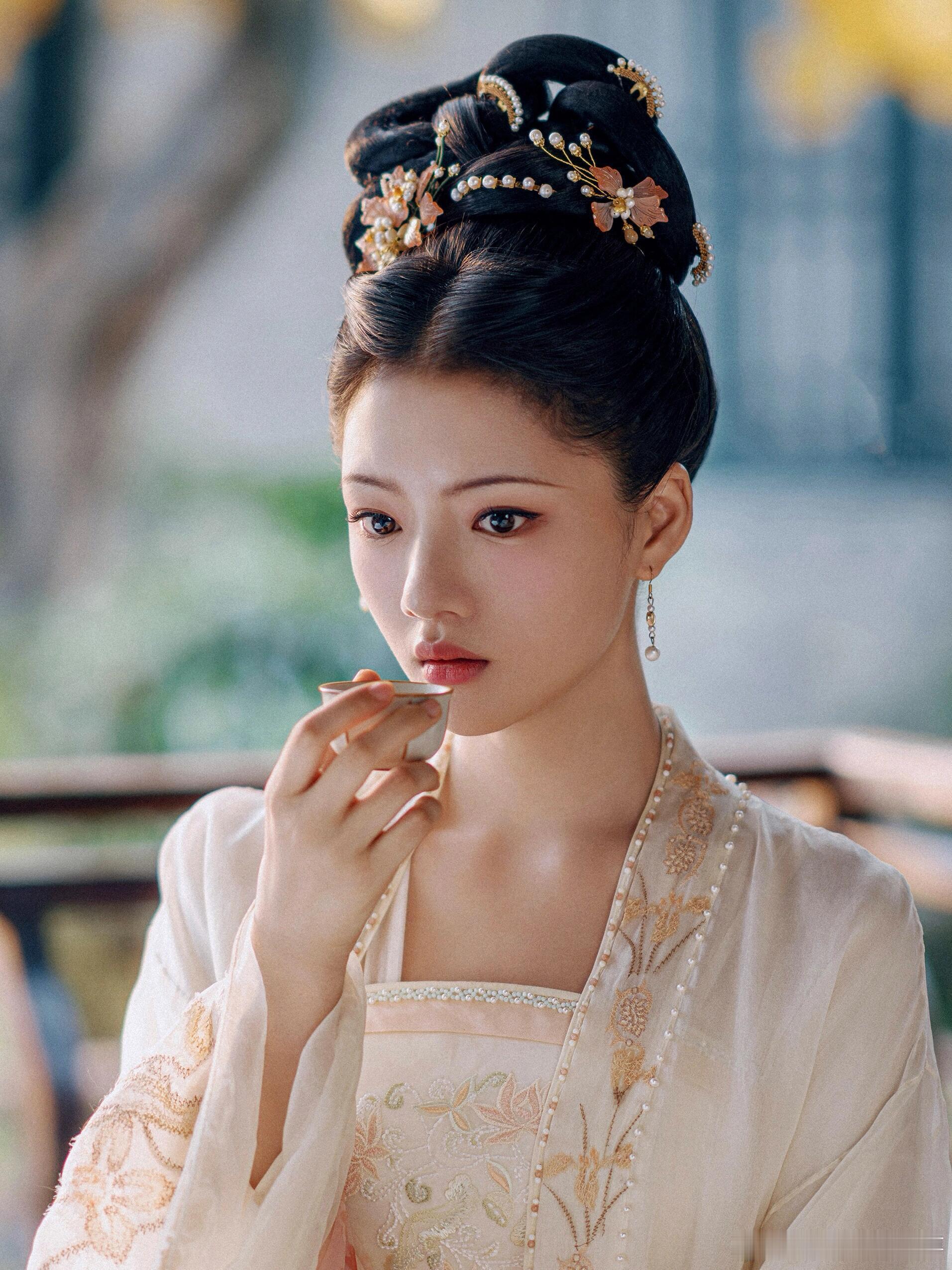 #锦绣安宁拿捏我轻鹅易举##电视剧锦绣安宁[超话]# 《锦绣安宁》里这个眉毛好有