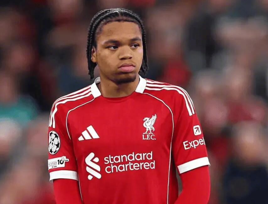 北京时间明天凌晨，欧冠淘汰赛首回合，利物浦客场挑战巴黎。据天空体育报道，利物浦小