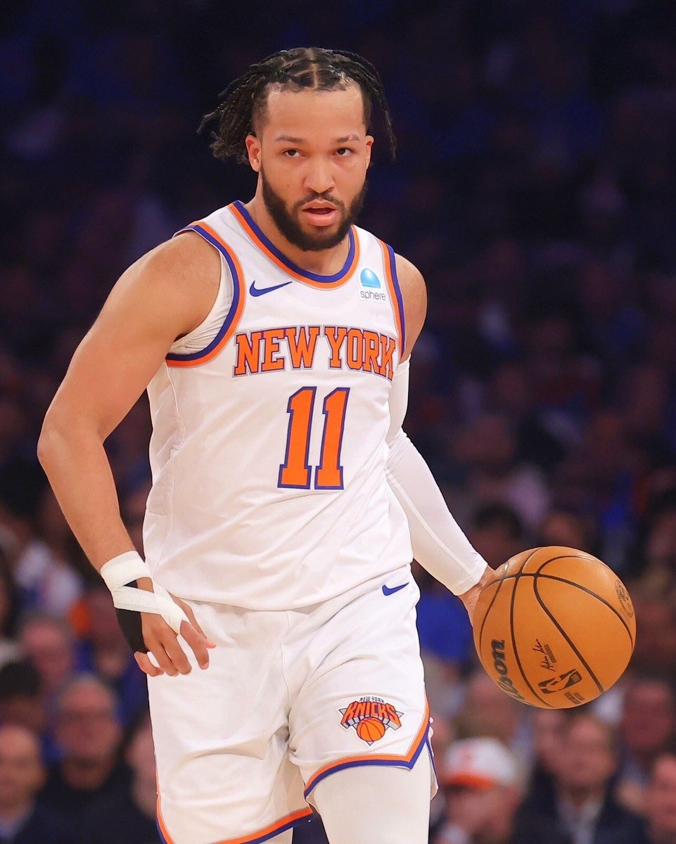 NBA 杰伦·布伦森用实际行动证明了所有质疑者的错误。他们说他不是顶级球员，说他