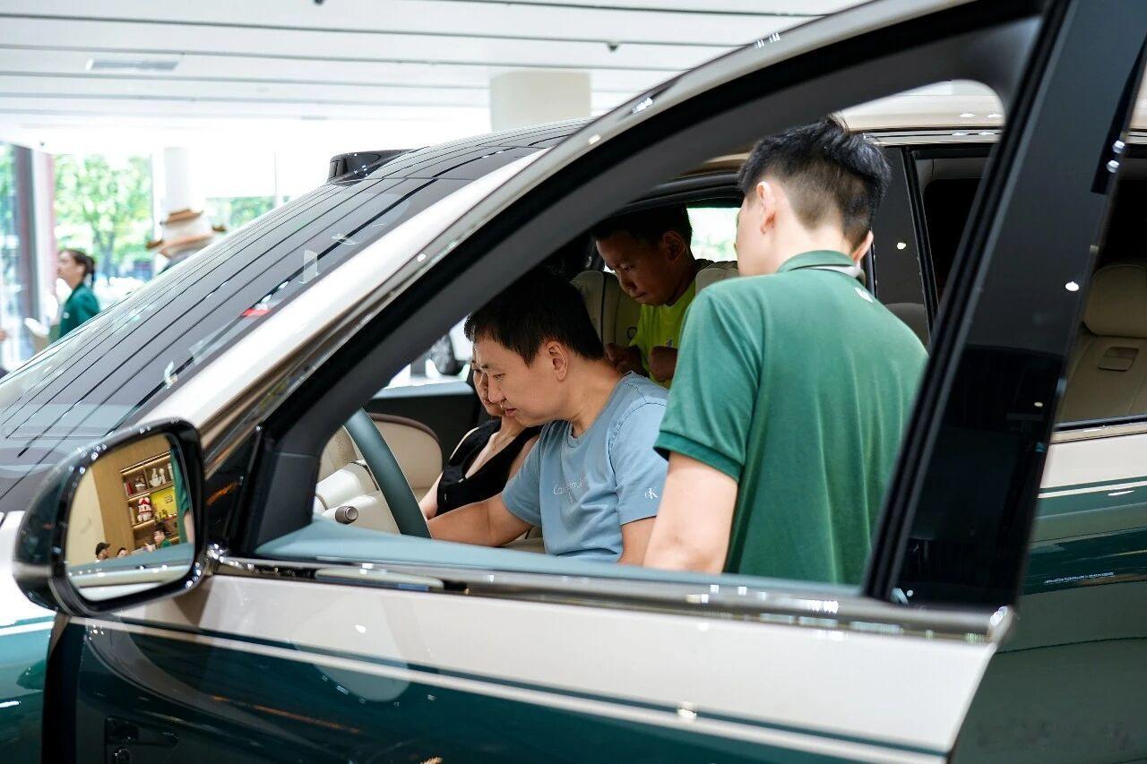 没有妥协的家庭5座旗舰L8，已到全国530余家门店不过我还是更愿意把全新L8 叫