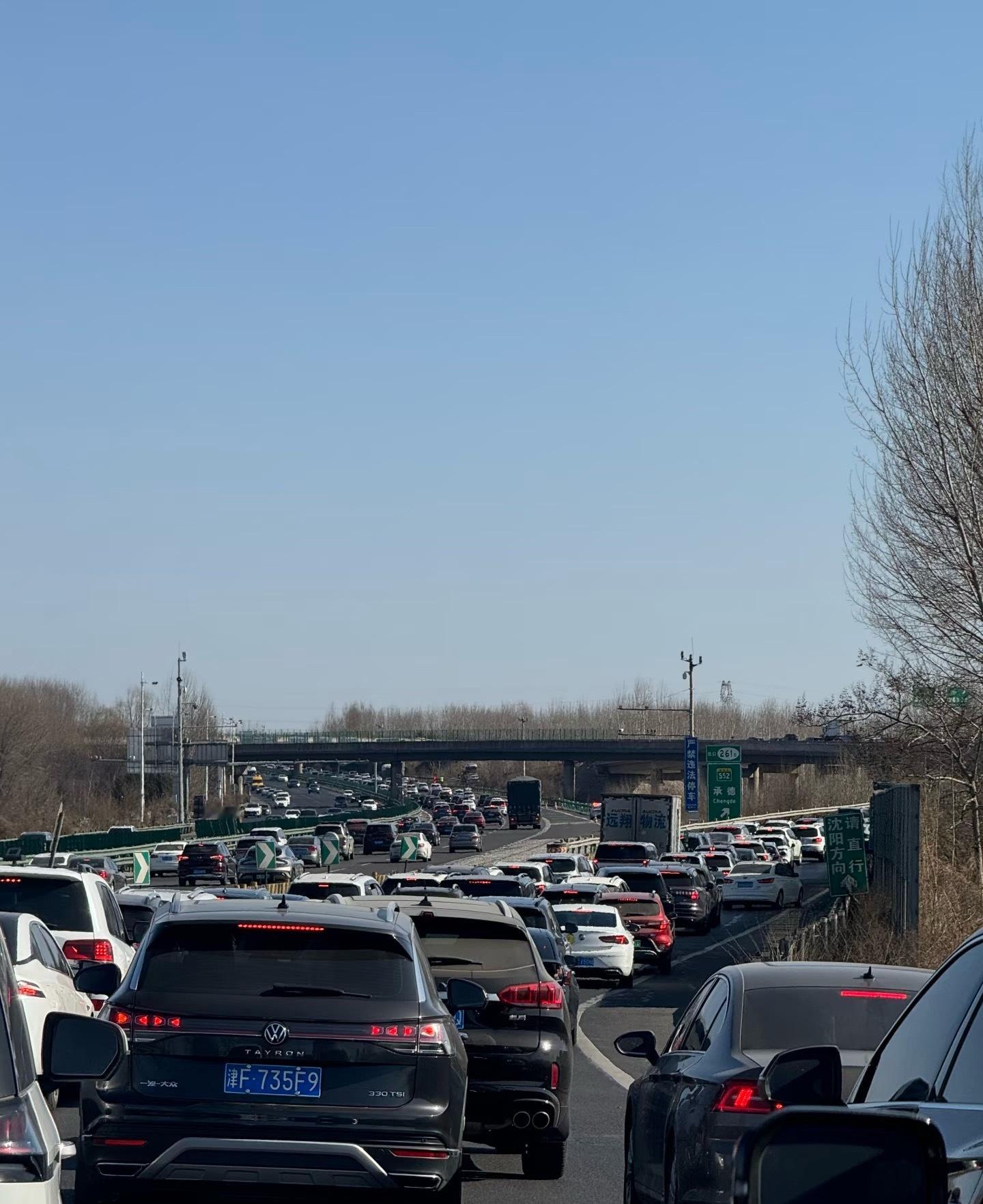 每次节假日最后一天都是这样…所以我是真的不太理解赶着节假日自驾游的人（返乡除外）