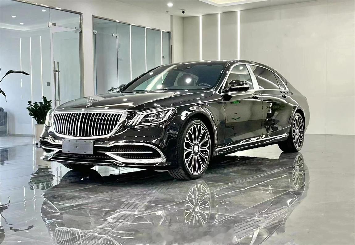 奔驰 迈巴赫 S450 4MATIC 黑外/棕内2020年5月上牌，仪表里程18