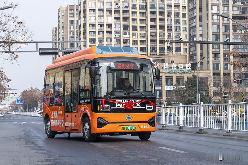 南京江北这次上线的网约公交真的戳中了大学城出行的痛点。
之前住在浦口大学城的朋友