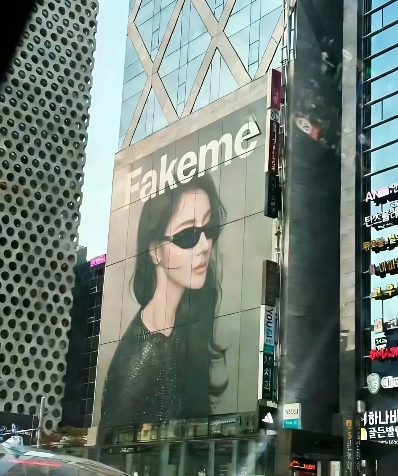 遇上这张脸 什么都能拍成高奢。期待新品牌的首位全球代