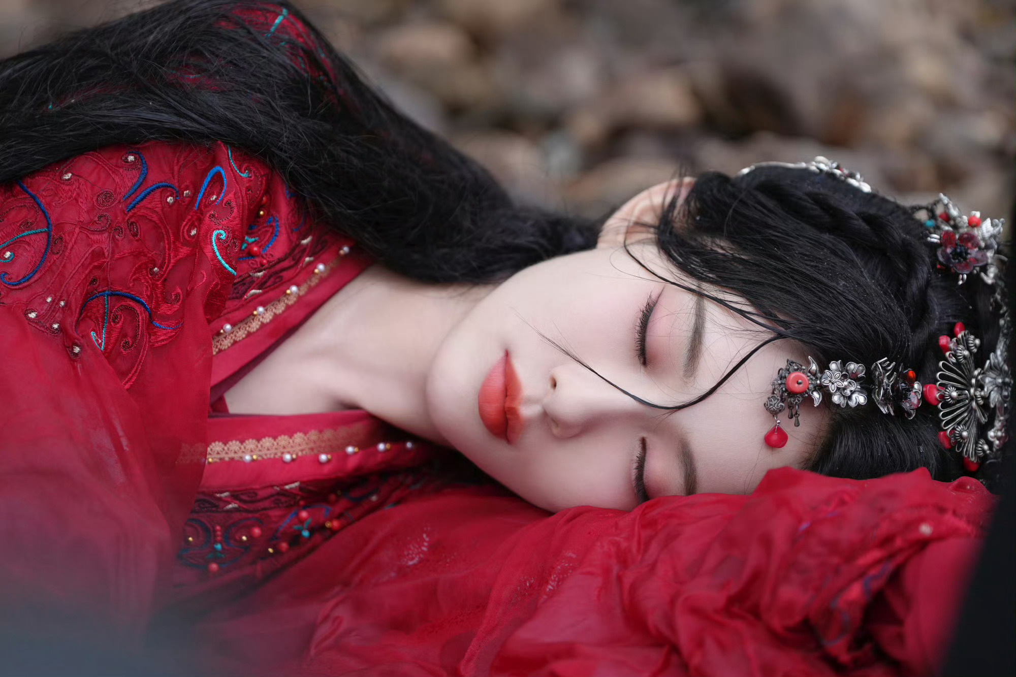 孟子义瘦到了90斤以下孟子义身高170瘦到90斤以下了！真纸片人啊[晕]女演员的