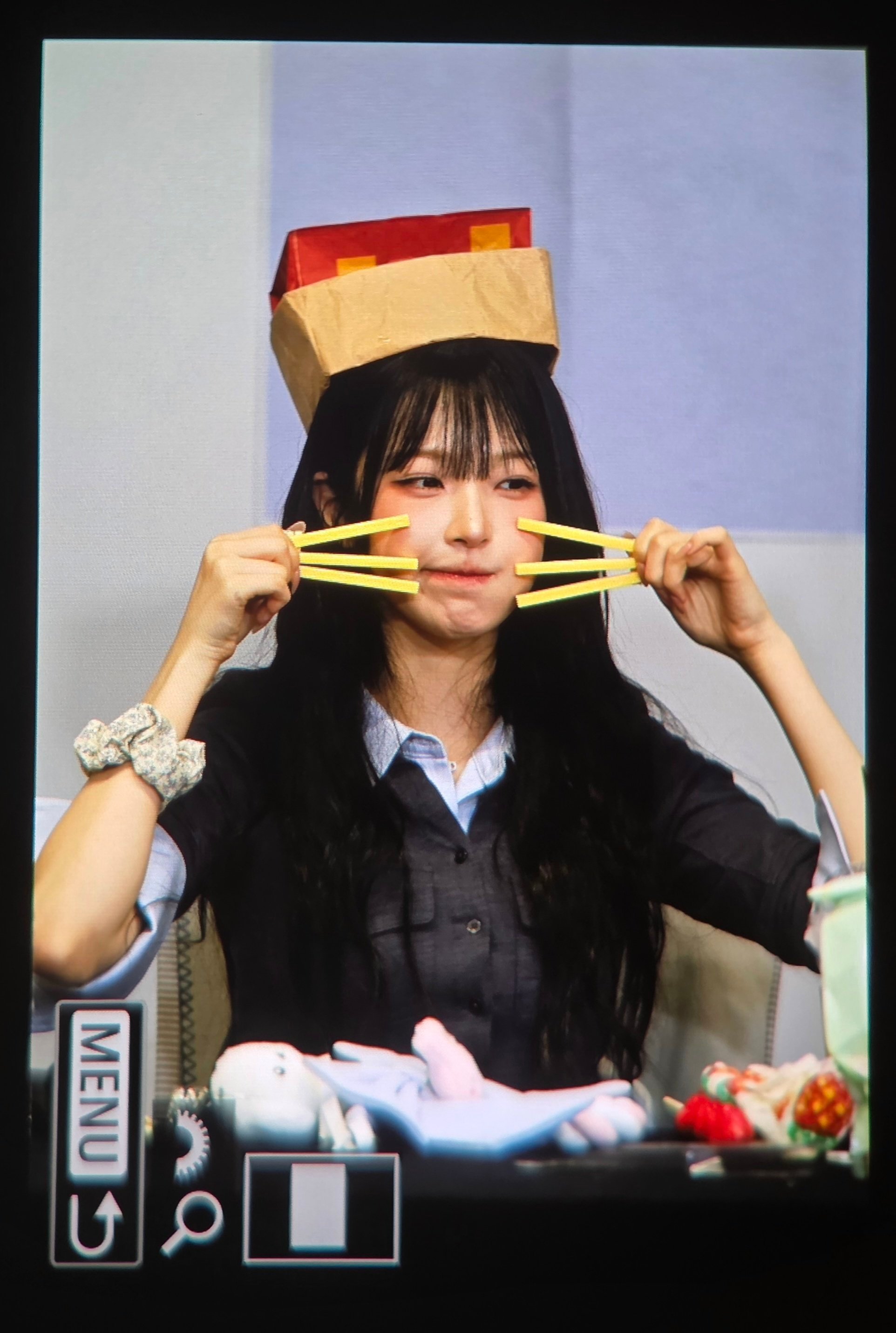 白知宪[超话]  🐳蜜罐甜心白知宪 261017 AM签售 饭拍预览cr: s