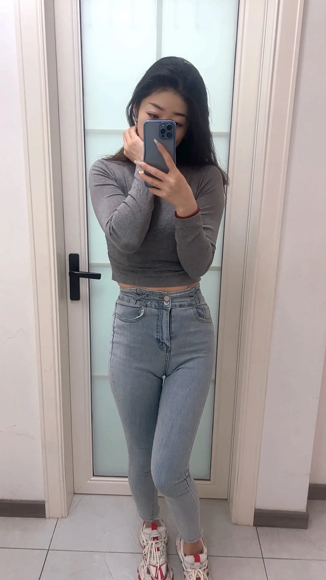 我会做饭 会洗衣服 会做饭 会下地干活，我不是娇生惯养的女人，但我想做...