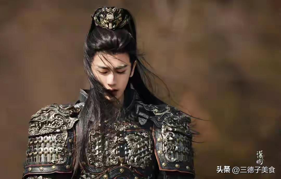 假如他出现在皇帝群里:

秦始皇:       来人，来人，给寡人诛他三族，不男